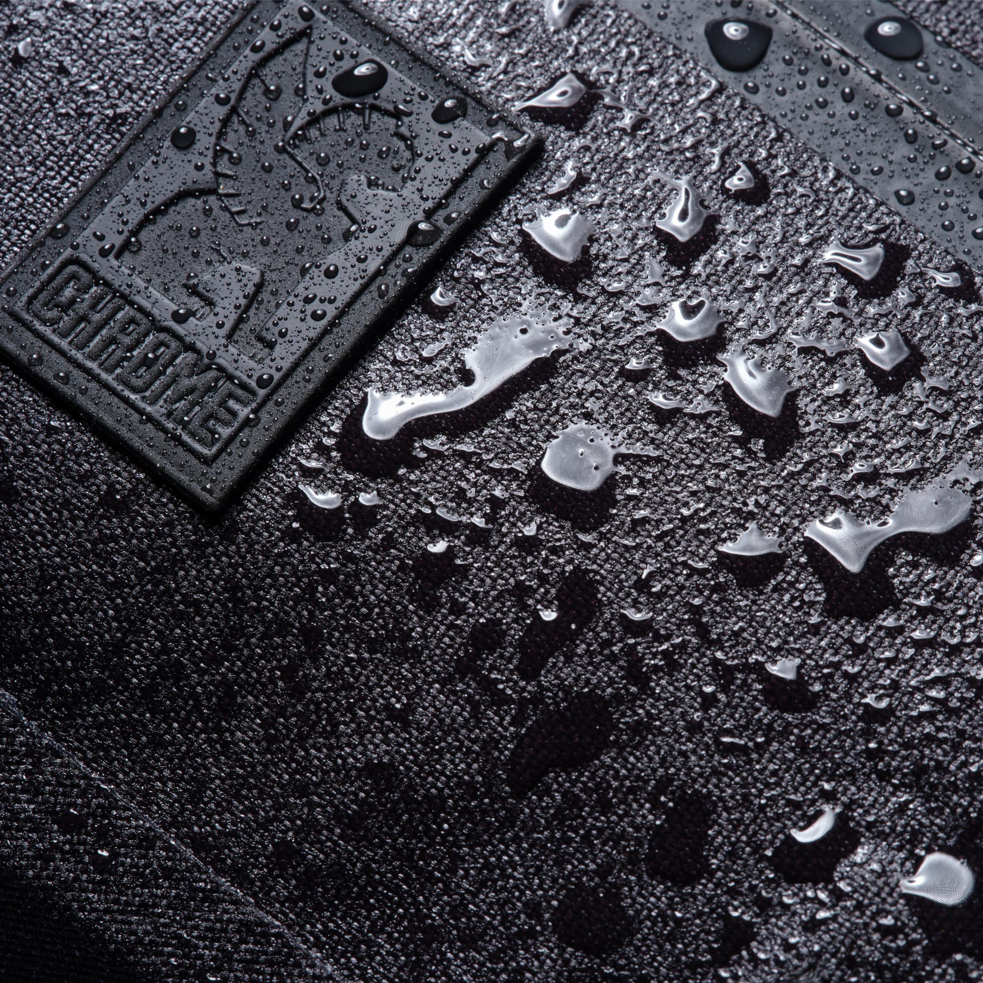 Kadet WP water beads on the Chrome logo #color_black