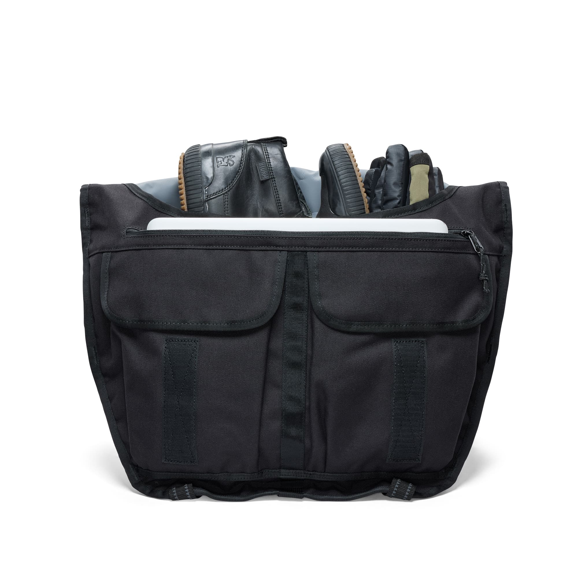 Pack out of the Citizen in black